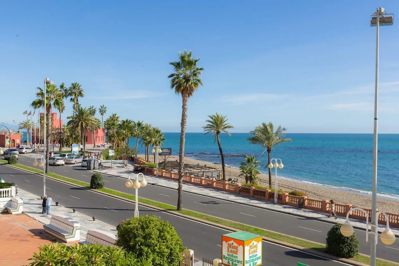Apartamento En Primera Linea De Playa En Benalmadena Apartment