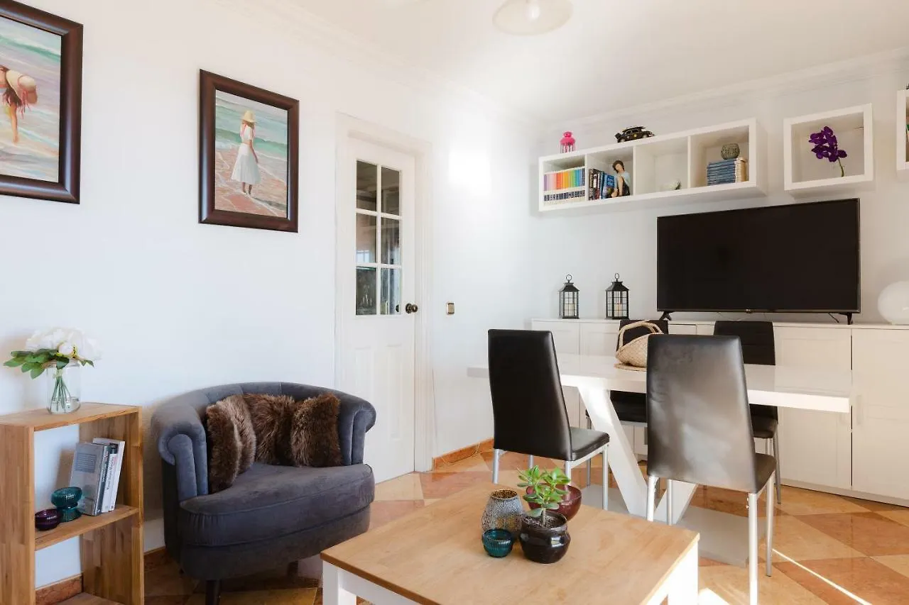 Apartamento En Primera Linea De Playa En Benalmadena