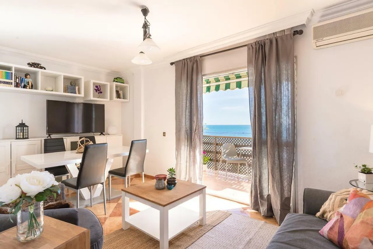Apartamento En Primera Linea De Playa En Benalmadena Apartment