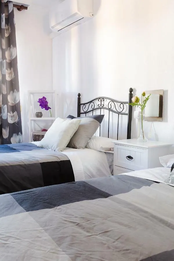 Apartamento En Primera Linea De Playa En Benalmadena